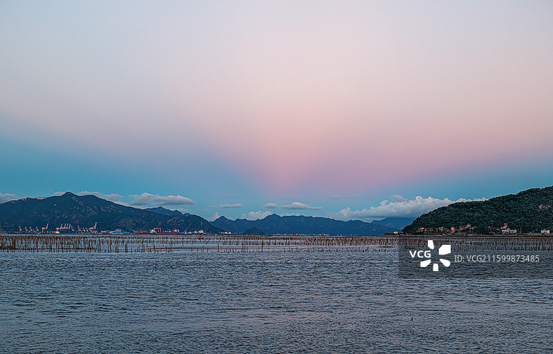 暮光下的罗源湾图片素材