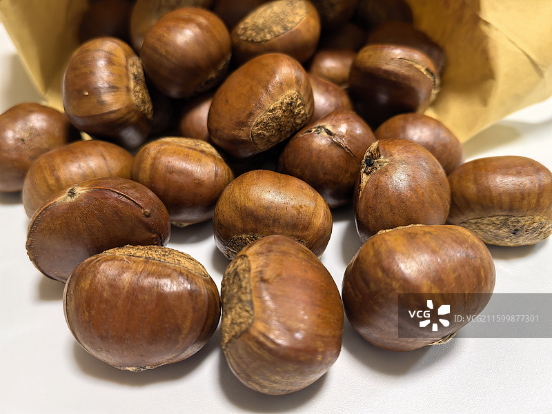 秋天的糖炒栗子、板栗图片素材