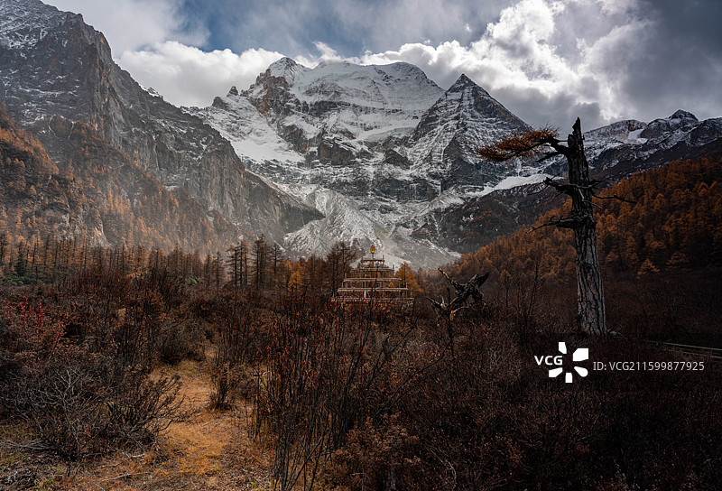 仙乃日神山秋景图片素材