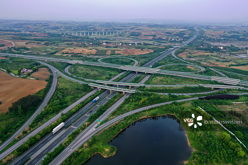 钟祥长滩镇G42沪蓉高速与S53枣石高速交汇枢纽图片素材