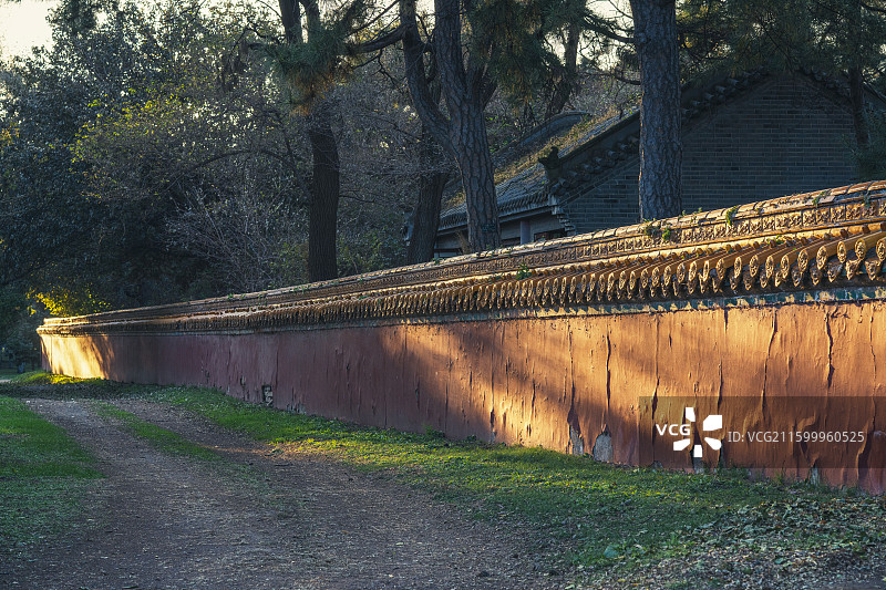 辽宁沈阳东陵公园清福陵红墙图片素材