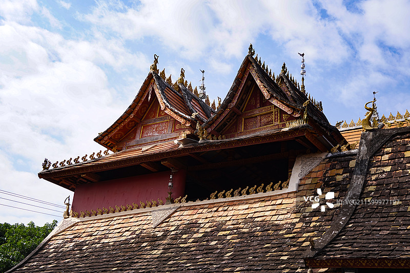 晴朗天气西双版纳傣族园曼春满佛塔寺图片素材