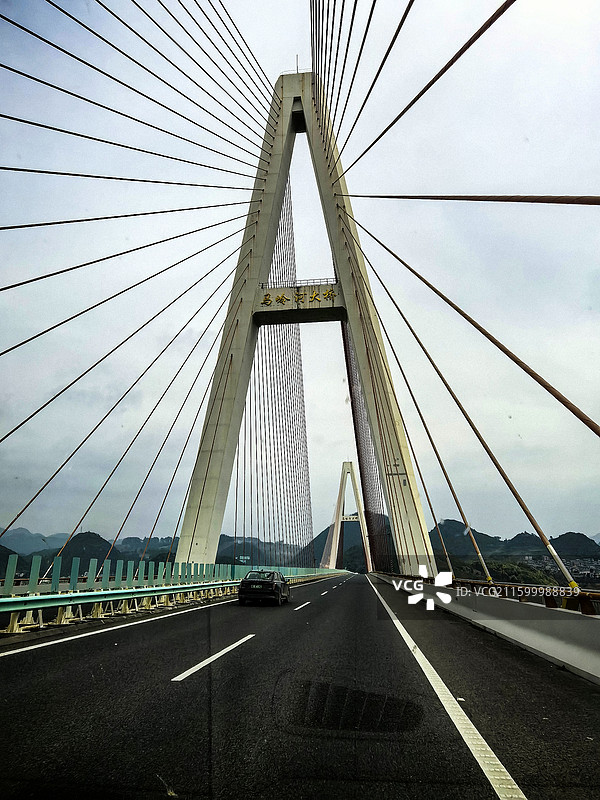 贵州的桥，中国贵州黔西南兴义马岭河大桥图片素材