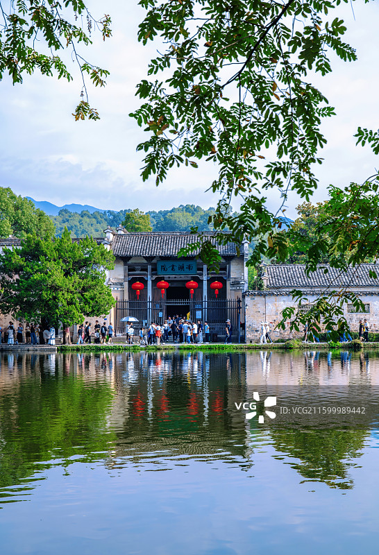 安徽省黄山市黟县宏村江南水乡古镇图片素材