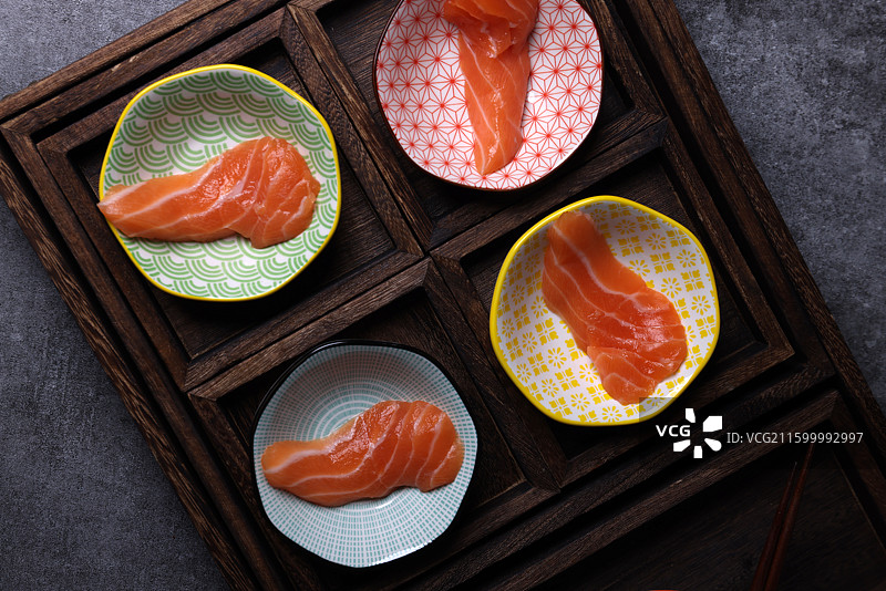 海鲜三文鱼刺身生鱼片高清特写图片素材