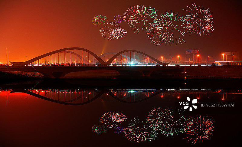 河南省三门峡市天鹅桥夜景图片素材