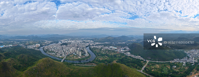 广西恭城航拍柿子红岩村乡村旅游景区图片素材