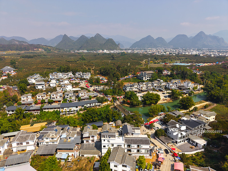 广西恭城航拍柿子红岩村乡村旅游景区图片素材