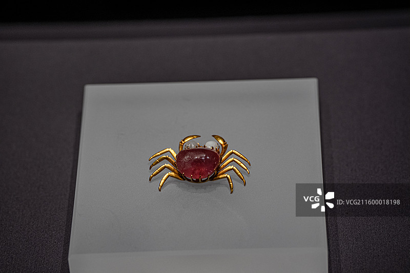 清代 碧玺石金螃蟹 铜陵市博物馆图片素材