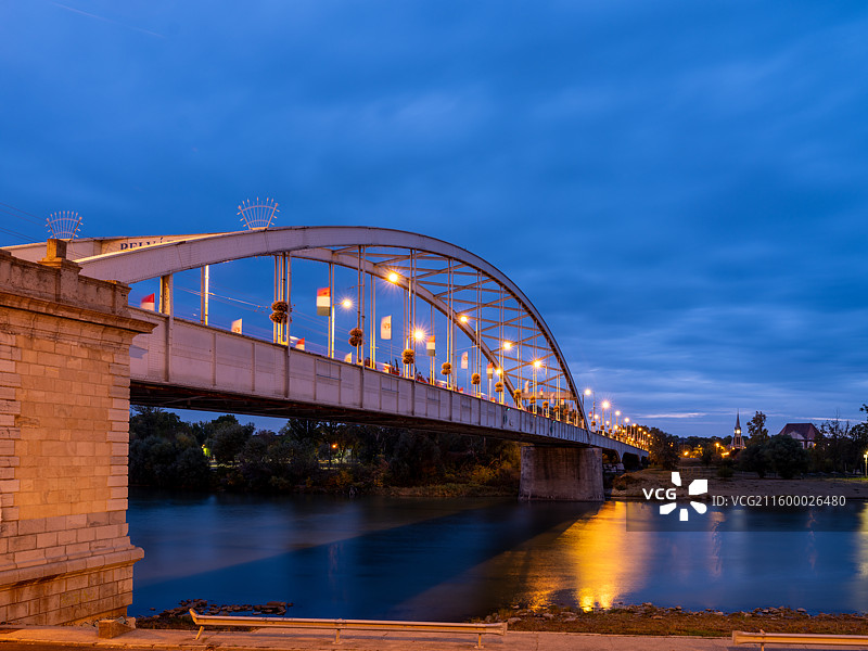 匈牙利琼格拉德州赛格德蒂萨河大桥-图片素材