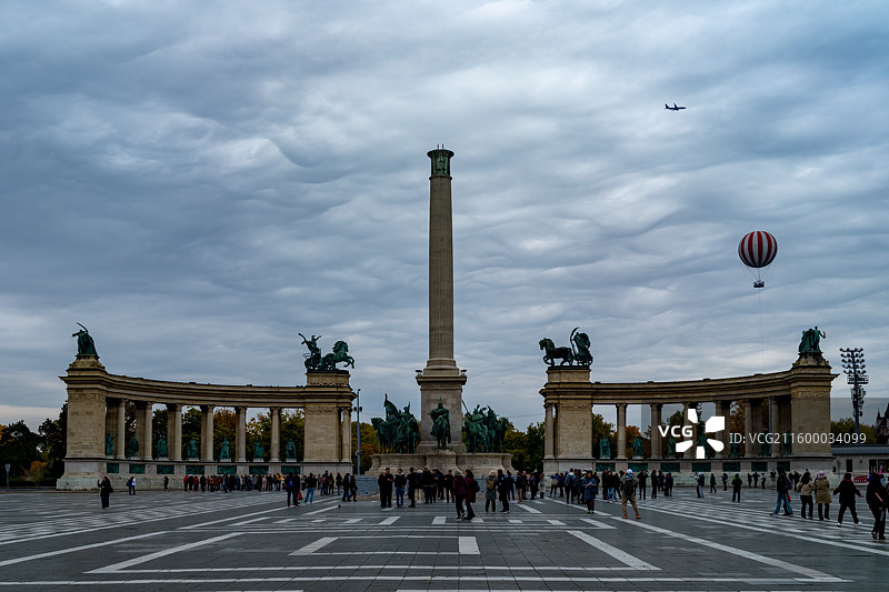 匈牙利布达佩斯英雄广场图片素材