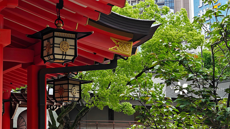 神户生田神社约建于 3 世纪，主祀稚日女尊，是恋爱与姻缘信仰中心，有金龙泉水占卜等特色。图片素材