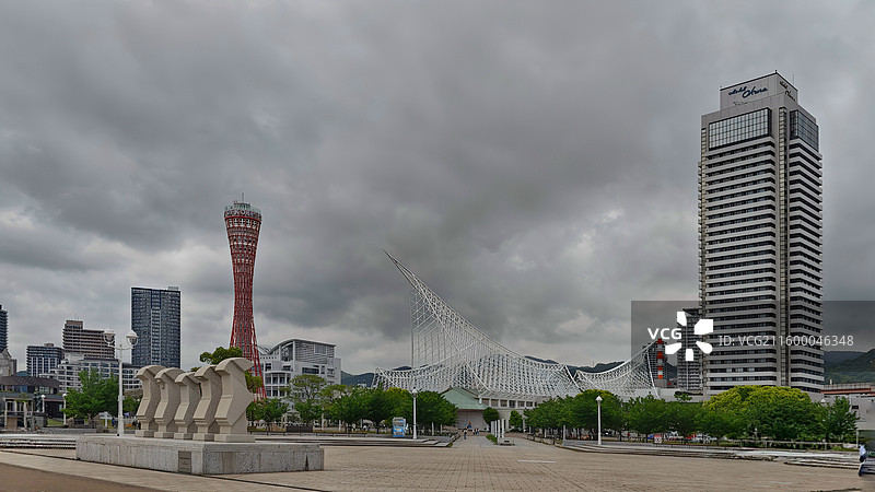 神户马赛克广场是神户港旁的南欧风格商业广场，集购物、餐饮、娱乐于一体，夜景迷人。图片素材