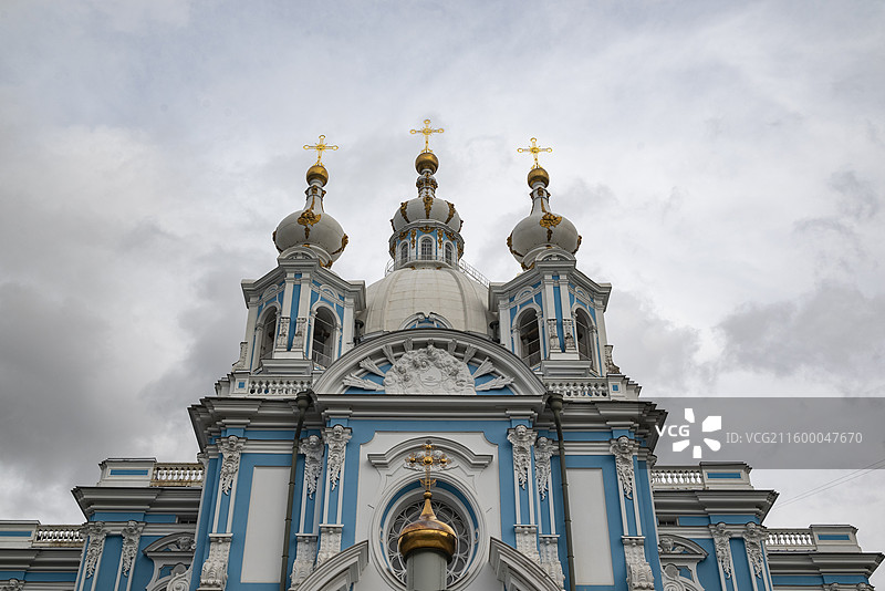俄罗斯圣彼得堡斯莫尔尼教堂图片素材
