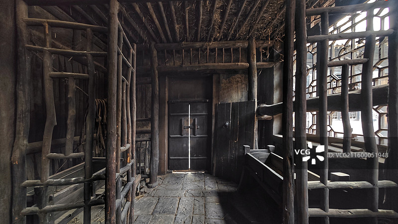 太原古县城《满江红》拍摄基地是五进式传统院落，保留电影道具与场景，可租古装沉浸式体验，是网红打卡地。图片素材