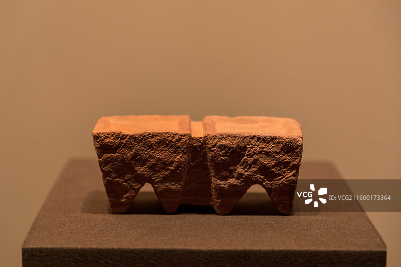 郑州商都遗址博物院，阿拉伯半岛北部诸王国文明特展，双联香炉图片素材