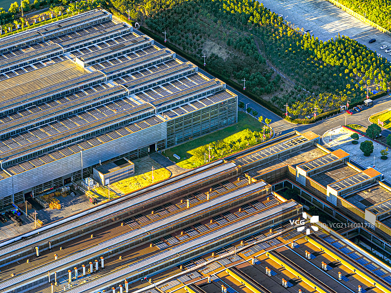 上海临港重装备产业区 工业厂房外立面金属纹理 三一重机临港挖掘机工厂 三一竹胜园产业园区 重工业风格图片素材