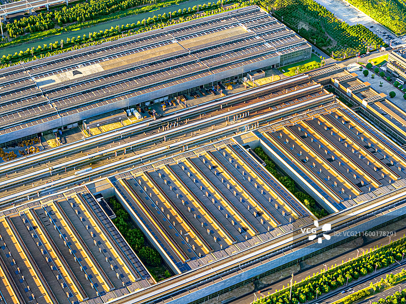 上海临港重装备产业区 工业厂房外立面金属纹理 三一重机临港挖掘机工厂 三一竹胜园产业园区 重工业风格图片素材