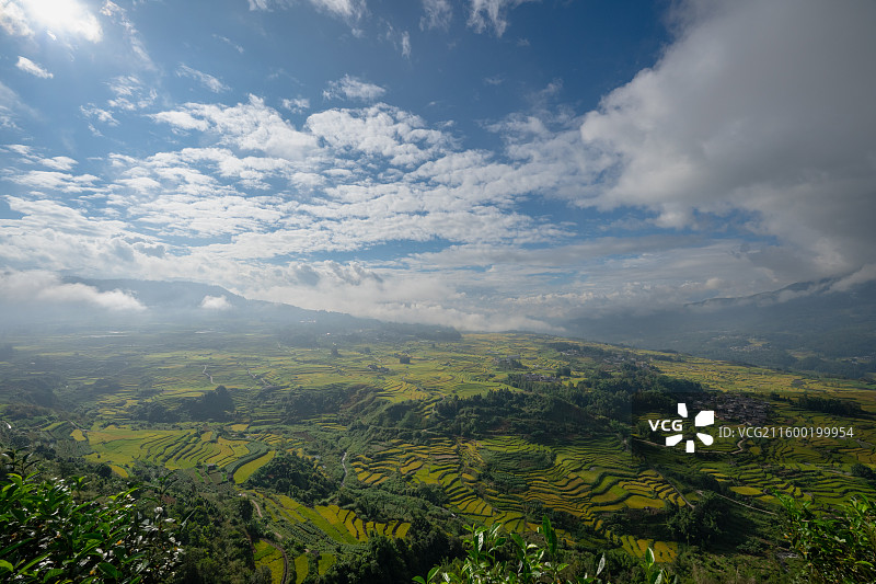 云南保山市龙陵县龙江梯田图片素材