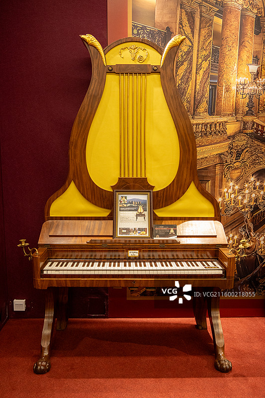 立式钢琴图片素材