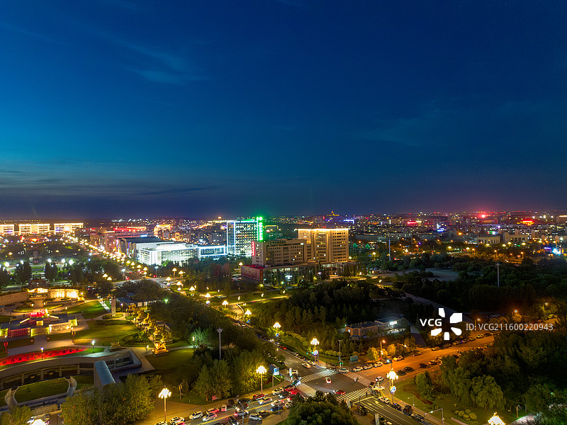 内蒙古鄂尔多斯康巴什城市风光夜景航拍图片素材