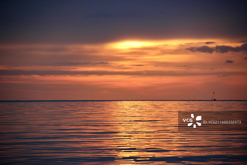 马来西亚亚庇丹绒亚路海滩日落风景图片素材