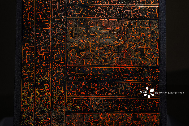 春秋 漆木盾形器 湖北宜昌当阳赵巷M12出土 宜昌博物馆图片素材