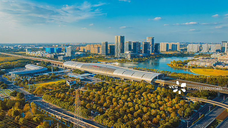 常州高铁新城的秋天图片素材