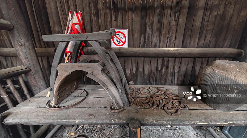 太原古县城《满江红》拍摄基地是五进式传统院落，保留电影道具与场景，可租古装沉浸式体验，是网红打卡地。图片素材