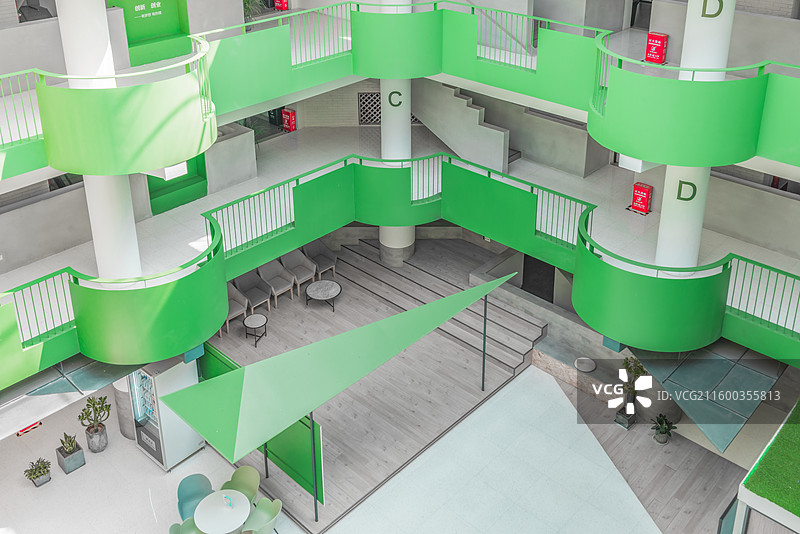 打卡成都侠客岛文创园区，这抹 “牛油果绿” 建筑图片素材