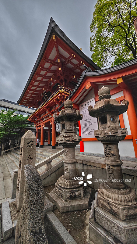 神户生田神社约建于 3 世纪，主祀稚日女尊，是恋爱与姻缘信仰中心，有金龙泉水占卜等特色。图片素材