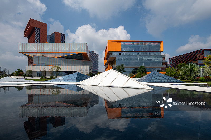 成都东部新区西部金融创新中心现代建筑图片素材