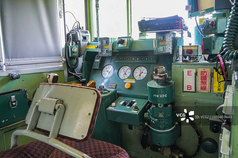 日本鹿儿岛县指宿火车驾驶室车厢车窗日本国铁图片素材