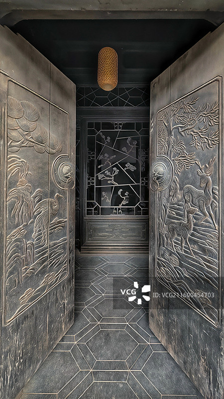 太原古县城《满江红》拍摄基地是五进式传统院落，保留电影道具与场景，可租古装沉浸式体验，是网红打卡地。图片素材