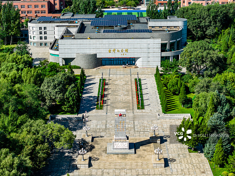 辽宁抚顺雷锋纪念馆雕像建筑航拍图片素材