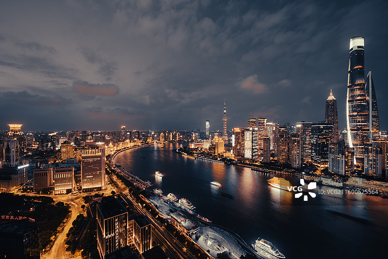 上海BFC外滩金融中心顶楼视角黄浦江陆家嘴御园城隍庙全景夜景图片素材