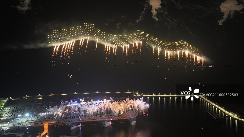 天津泰达航母主题公园国庆无人机焰火秀航拍-长城图片素材