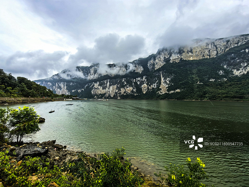 中国贵州毕节市黔西乌江源画廊景区画屋村风光，中国南方喀斯特峡谷，乌江源东风湖景区，贵州画屋基图片素材