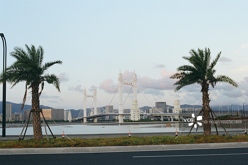 舟山市定海区小干岛港岛大桥图片素材