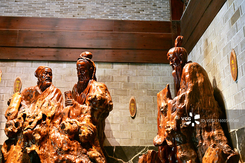 衢州开化根宫佛国根雕艺术佛教造像历史人物图片素材