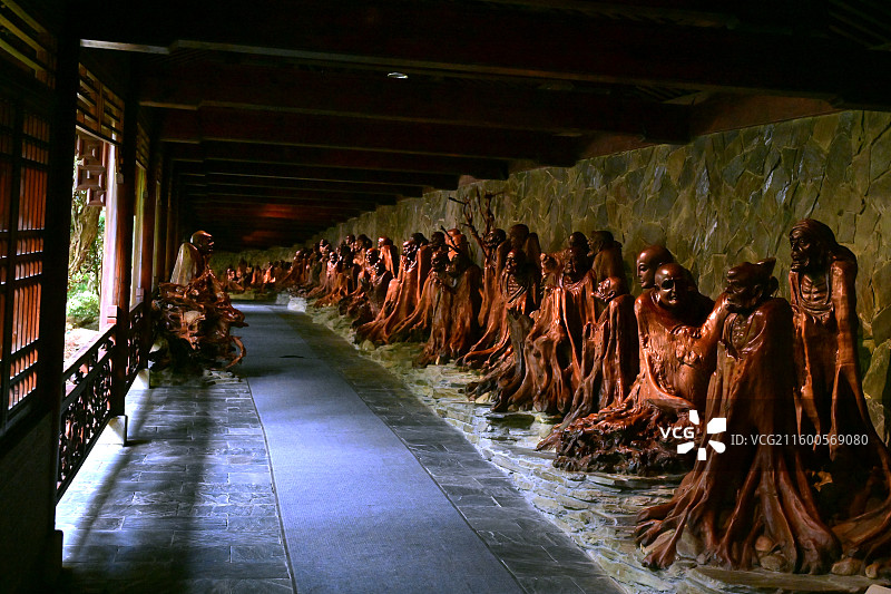 衢州开化根宫佛国根雕艺术佛教造像历史人物图片素材