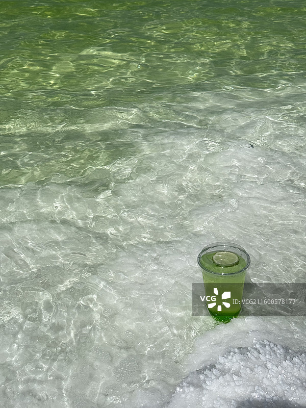 察尔汗盐湖-“上帝打翻的青苹果汁”图片素材