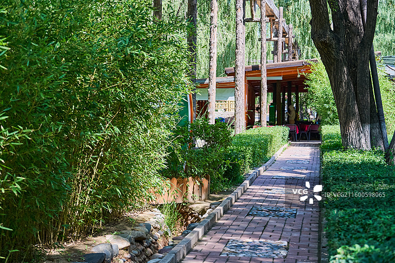 甘肃兰州水车博览园夏季风光与道路图片素材