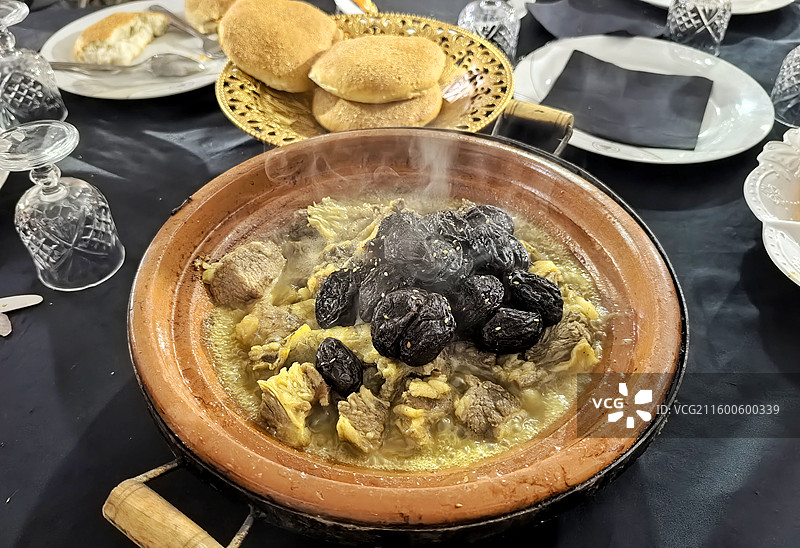 摩洛哥牛肉西梅塔吉锅图片素材