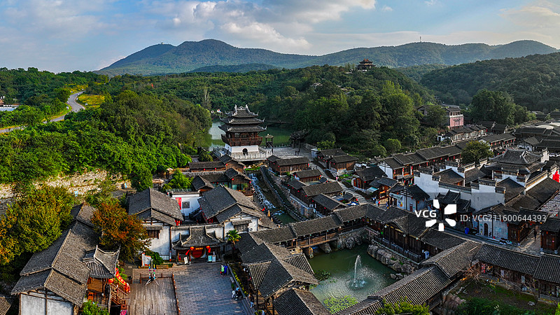 航拍镇江句容宝华山与千华古村图片素材