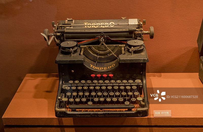 长沙湖南省博物馆陈列文物——民国打字机图片素材