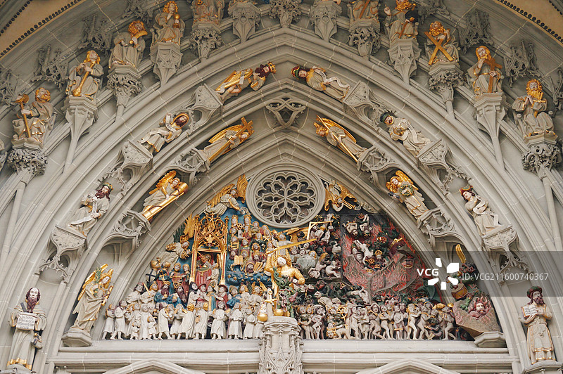 瑞士伯尔尼大教堂正面浮雕图片素材