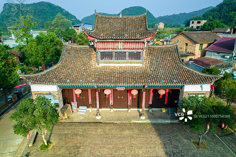 航拍湖南永州市江永县勾蓝瑶寨瑶族村落风光图片素材