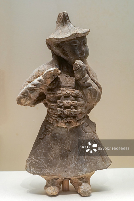 吹笛陶俑 金代 1963年河南焦作出土 中国国家博物馆“古代中国”基本陈列图片素材