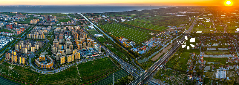 航拍上海五四农场 上山下乡知青岁月 盐碱土改良种植水稻 沿海滩涂围垦造田 杭州湾北岸 奉贤海湾镇图片素材